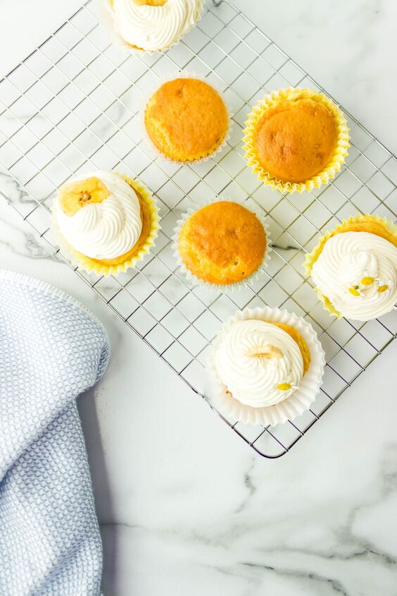 how to make cupcakes in the air fryer, air fryer cupcakes