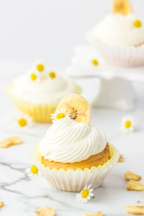 how to make cupcakes in the air fryer, air fryer cupcakes