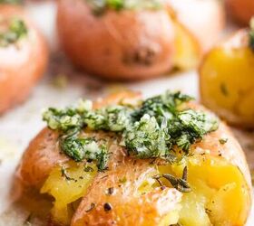 Crispy Smashed Red Potatoes With Garlic And Dill In The Oven