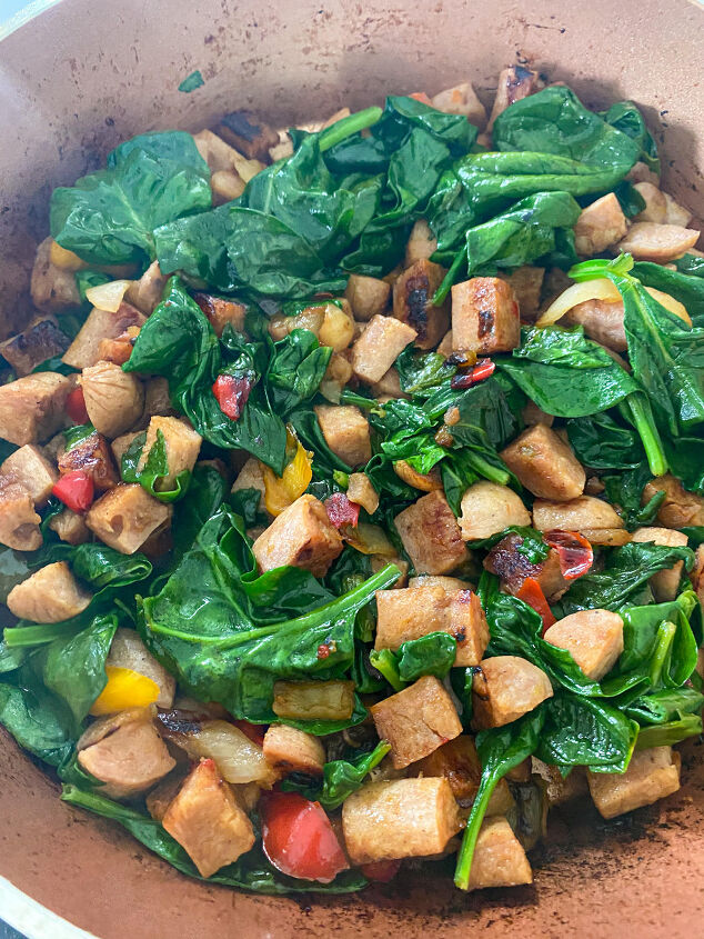 healthy chicken sausage and spinach pizza