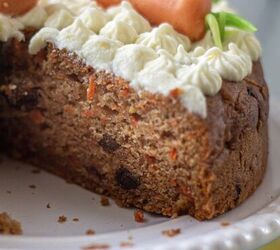quick and easy vegan carrot cake, Close up of carrot cake
