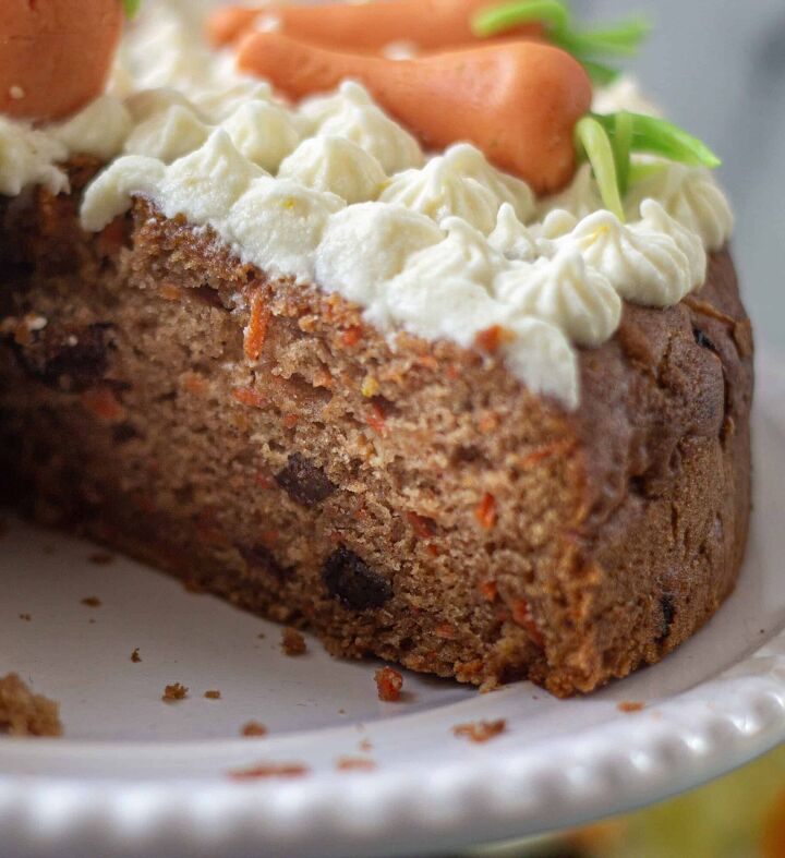 quick and easy vegan carrot cake, Close up of carrot cake