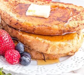 easy sourdough french toast, French toast with sourdough bread with butter maple syrup and berries