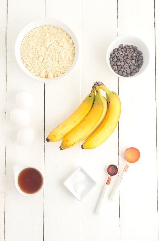banana muffins with almond flour, Ingredients for banana muffins