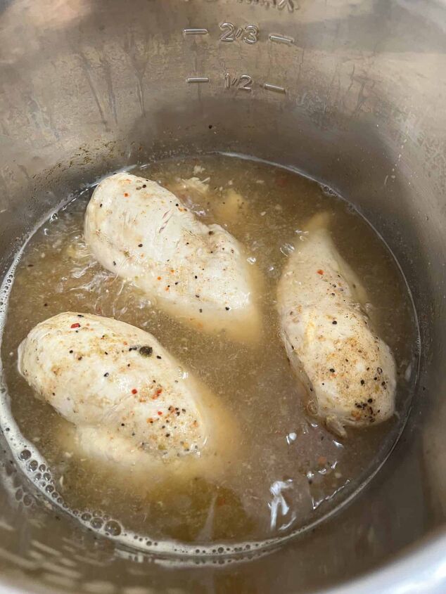 instant pot italian chicken, Cooked in the broth