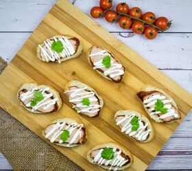 spicy pork tenderloin crostini with lime crema, Assemble the finished crostini