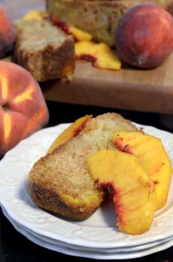 brandy peach bread recipe, A slice of bread with peaches on a plate