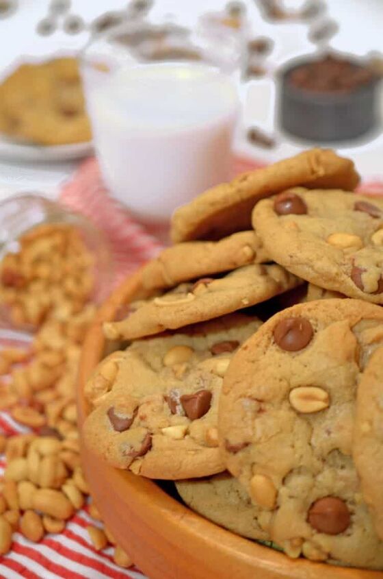 salted peanut chocolate chip cookies recipe, Platter Talk