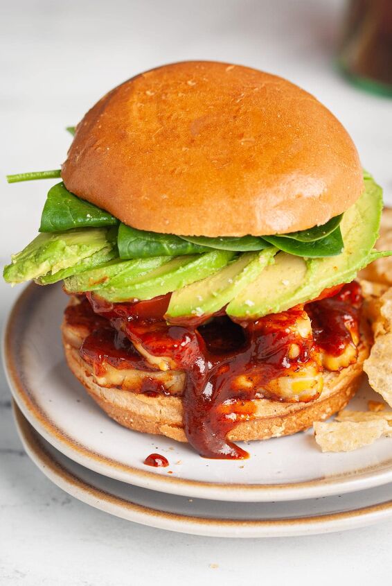 bbq tempeh sandwich, bbq tempeh sandwich with avocado and greens