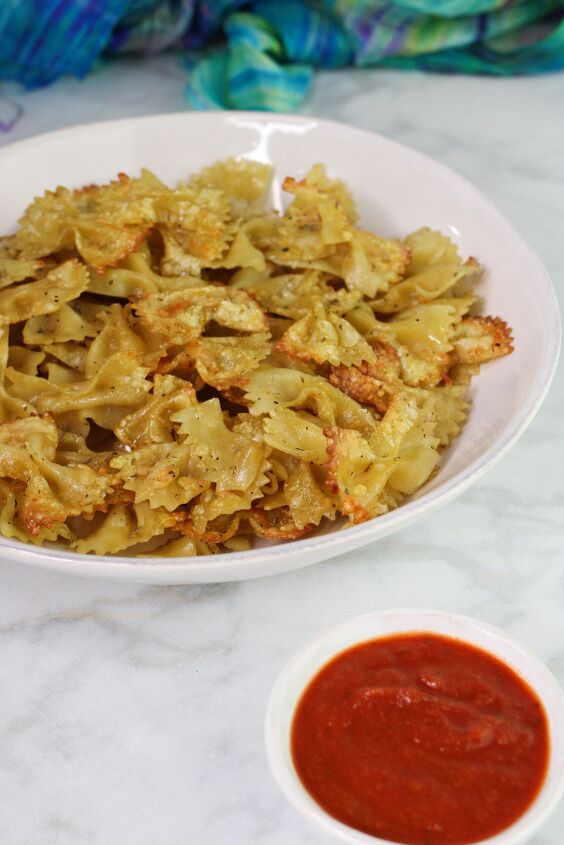 viral tiktok air fryer pasta chips, air fryer pasta chips