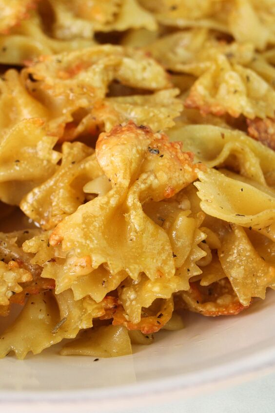 viral tiktok air fryer pasta chips, air fryer pasta chips
