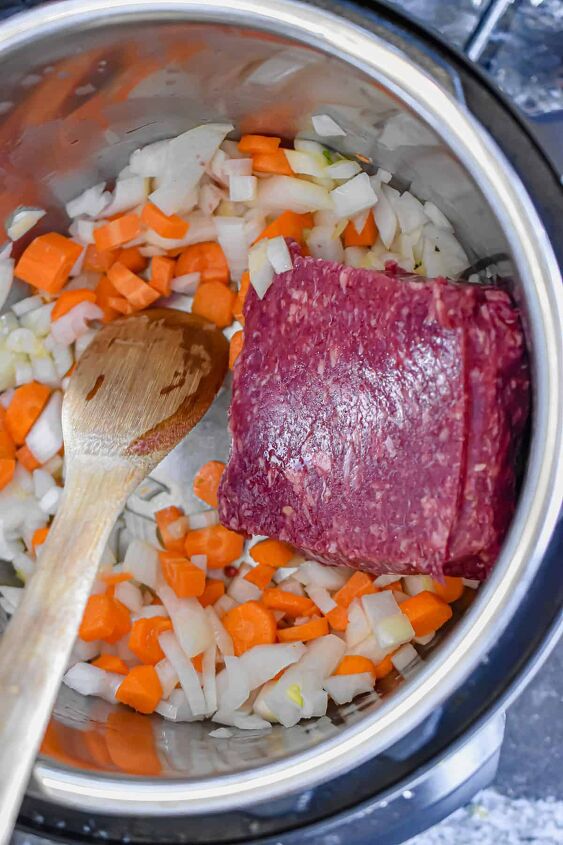 instant pot cabbage roll soup, The ground beef is added to the Instant Pot