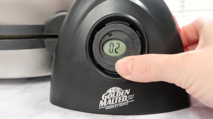 3 easy recipes you can make using golden malted waffle mix, Setting the digital timer