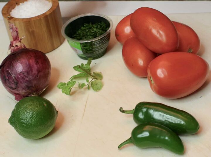 fresh and easy pico de gallo, roma tomatoes onion jalape os mint and cilantro