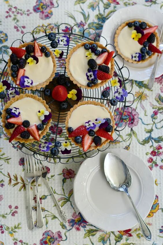 mini lemon curd and cream cheese tarts