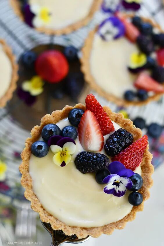 mini lemon curd and cream cheese tarts
