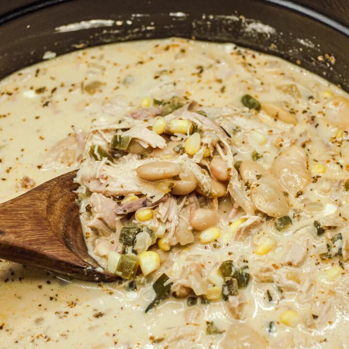 dutch oven white chicken chili, Dutch oven with creamy white chicken chili with rotisserie chicken