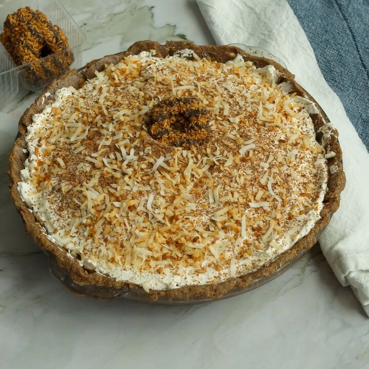 samoas coconut cream pie, Coconut cream pie with caramel chocolate toasted caramel and a cookie crust