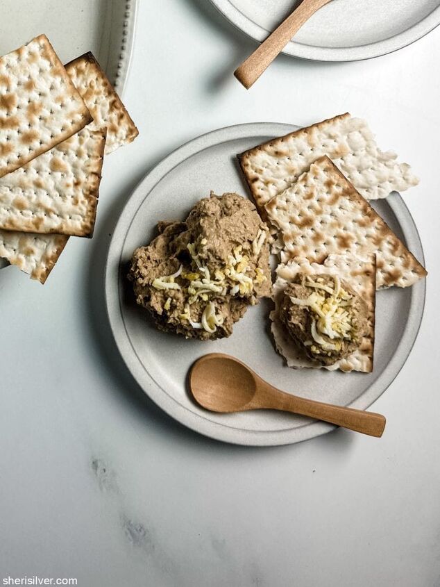 mock chopped liver, mock chopped liver on ceramic plates with matzoh