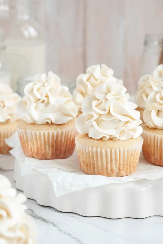 gluten free vanilla cupcakes dairy free, Light golden vanilla cupcakes topped with ruffled white vanilla frosting