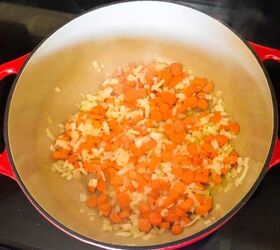 easy ham and green bean soup, Cook the onions and carrots