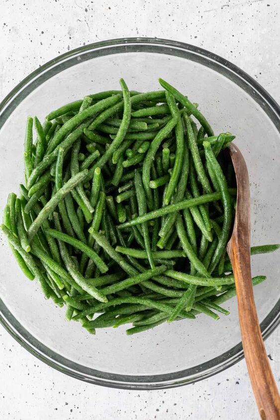 roasted frozen green beans, Toss the green beans in olive oil and spices