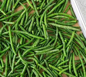 roasted frozen green beans, Place the seasoned beans on a parchment lined tray