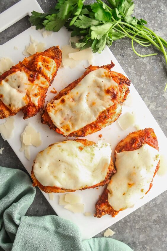 easy air fryer chicken parmesan, air fryer chicken parmesan with melted mozzarella cheese