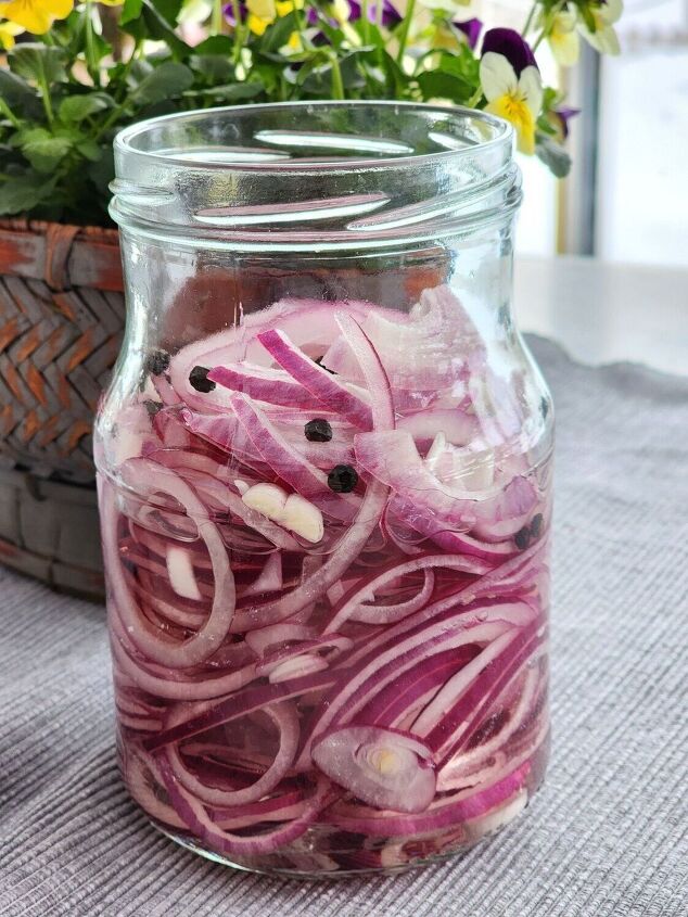 red onion pickles