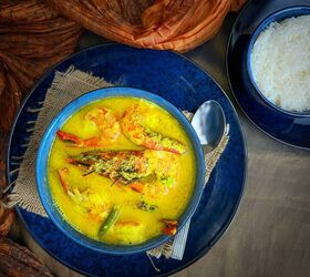 easy shrimp coconut curry in instant pot, bhapa chingri or shrimp curry served with basmati rice