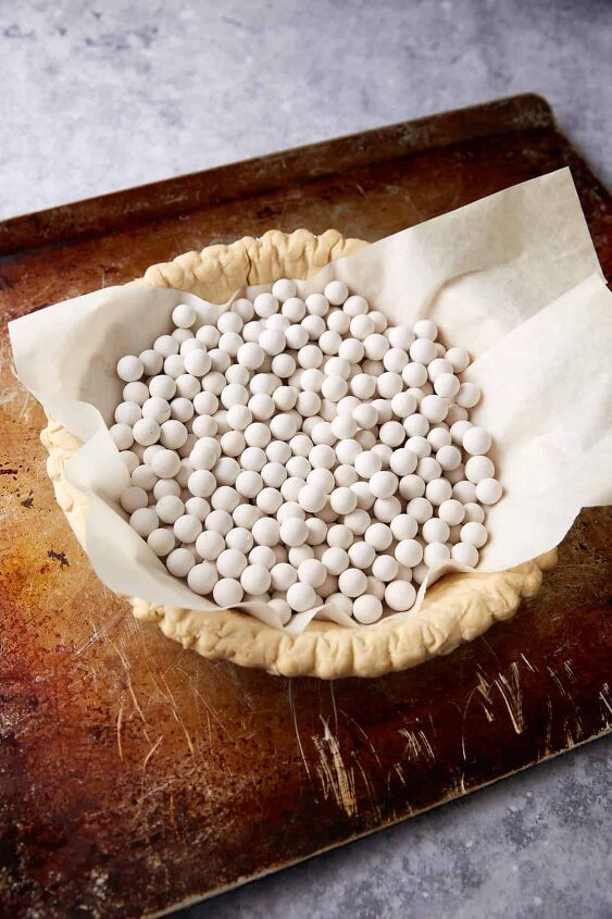 recipe for fresh blueberry pie that s not runny, Add pie weights before baking the pie crust