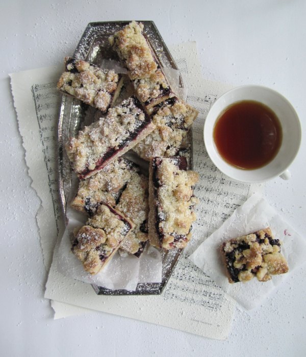 Music Shortbread Roasted Cherry Streusel Shortbread Cookie Bars | Foodtalk