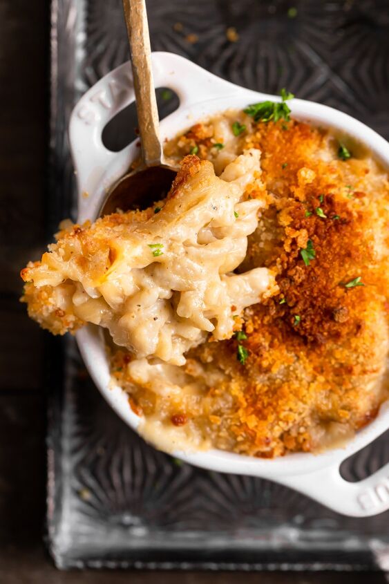french onion mac and cheese, The roux is key to creating a drool worthy cheese sauce