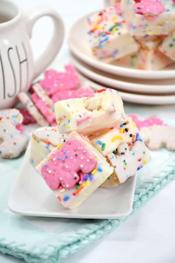 Try this delicious Funfetti Fudge Recipe make with white chocolate chips This easy birthday cake fudge tastes just like Funfetti cake mix