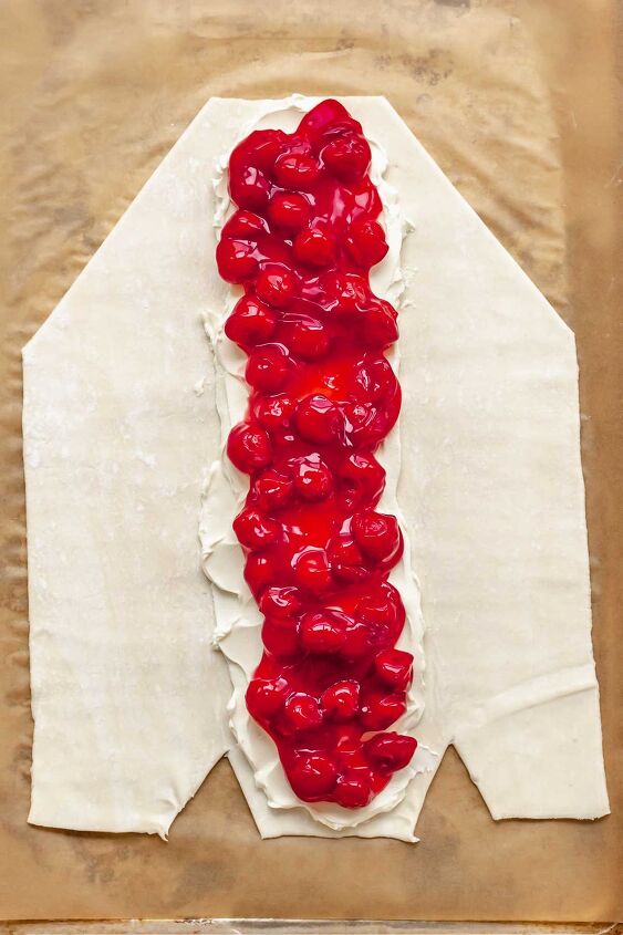 cream cheese cherry danish with puff pastry, Cream cheese and cherry pie filling down the center of the puff pastry