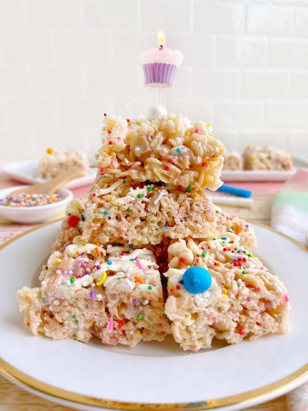 Birthday Cake Rice Krispie Treats | Foodtalk