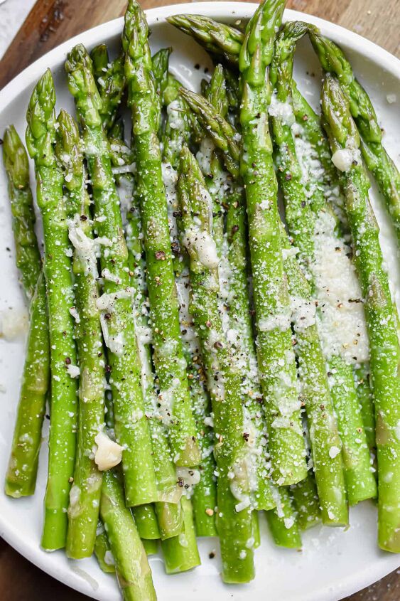 simple steamed instant pot asparagus, A close up of the Instant Pot steamed asparagus