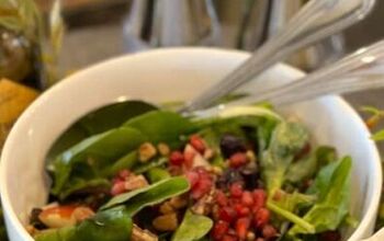 How to Make a Delicious Pear and Pecan Salad