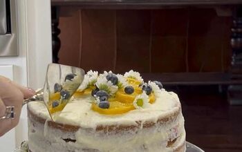 How to Make a Beautiful Lemon Cake With Blueberry Filling