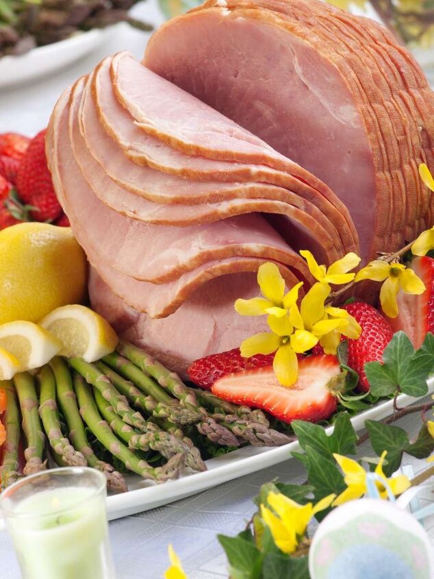 the best menu ideas for easter sunday brunch, spiral ham with asparagus for easter Sunday dinner