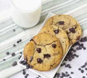 how to make a chocolate chip cookies recipe in the air fryer, air fryer chocolate chip cookies