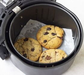 how to make a chocolate chip cookies recipe in the air fryer, air fryer chocolate chip cookies