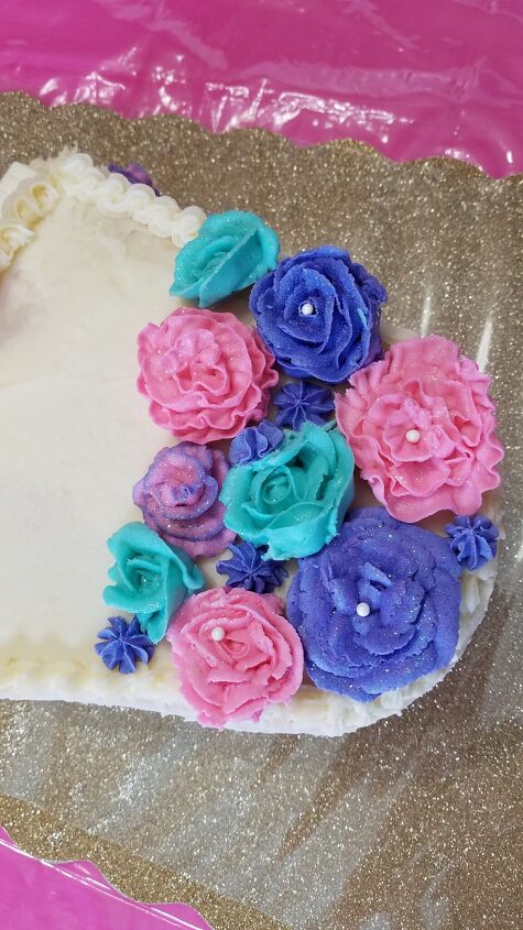 grand piano cake, frosting flowers