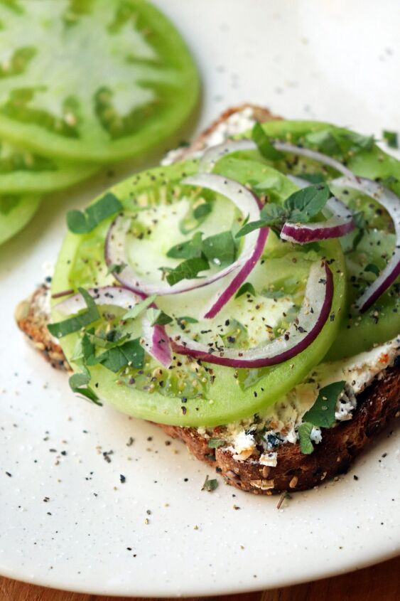 green tomato toast recipe with goat cheese