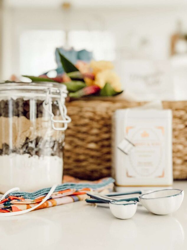 chocolate chip cookie in a jar, Gift ideas for mom this Mother s Day that are cozy sweet