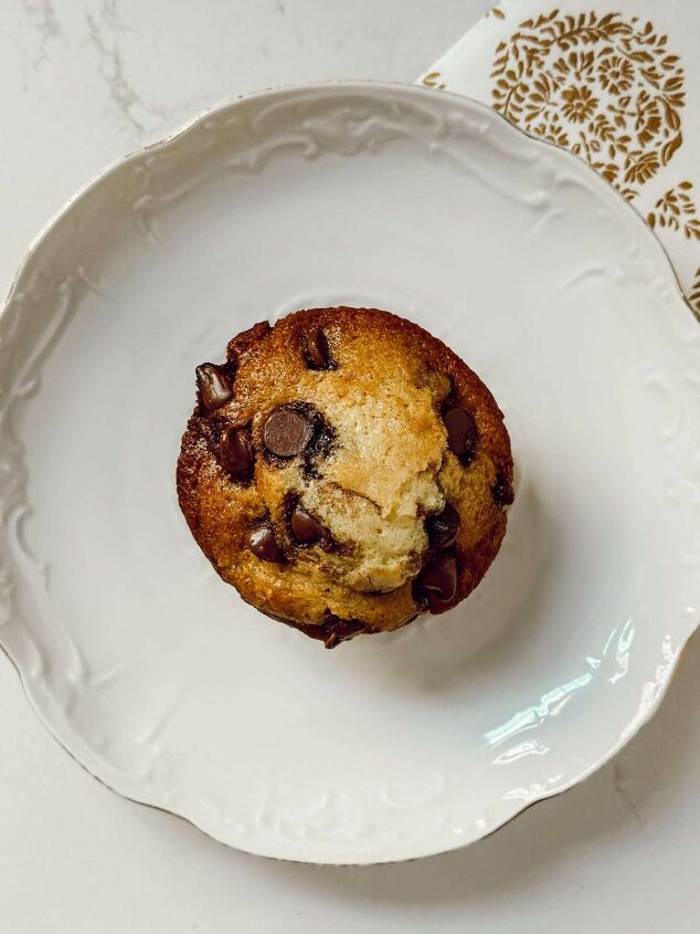 bakery style chocolate chip muffins, Moist Muffins