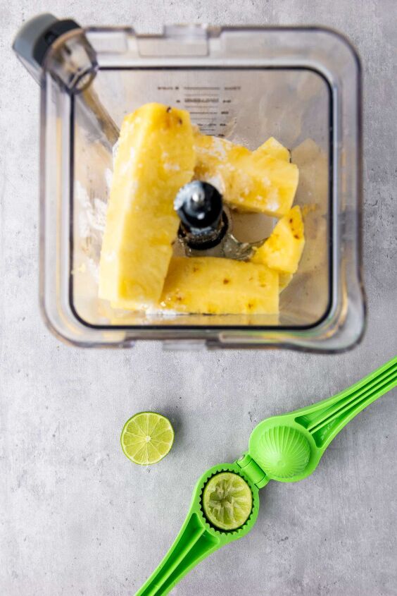easy coconut lime pineapple popsicles recipe, Add Lime Juice to Popsicles