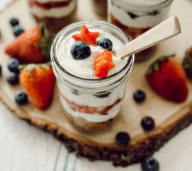 mini cheesecake trifle with berries, No bake cheesecake recipe served in mason jars for a summer treat