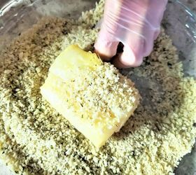 best baked parmesan and panko crusted cod recipe, coating the cod with panko breadcrumbs