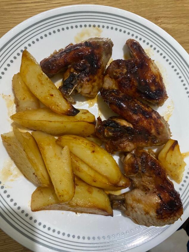 chicken wings with potatoes